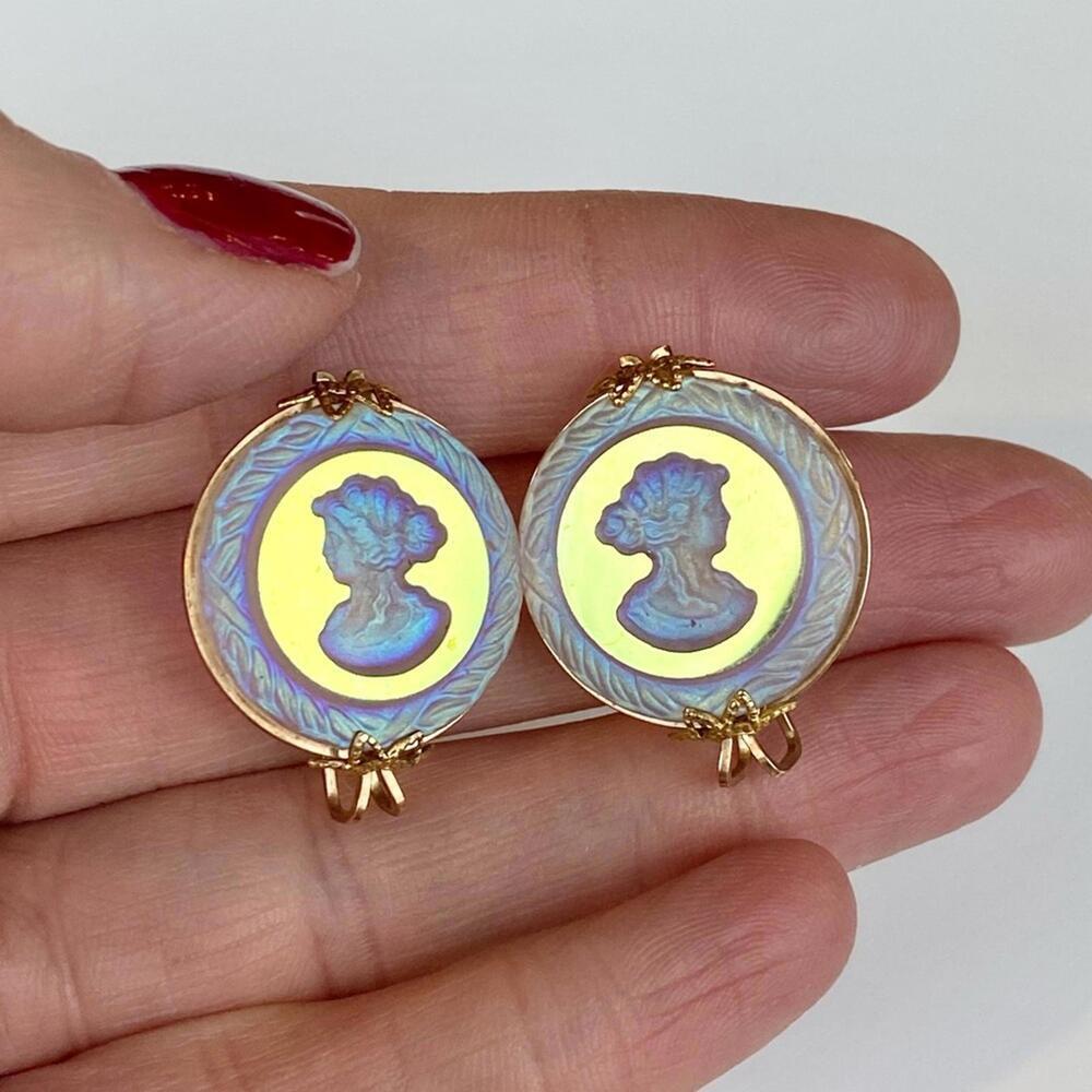 Vintage Iridescent Intaglio Glass Cameo Hike Earrings